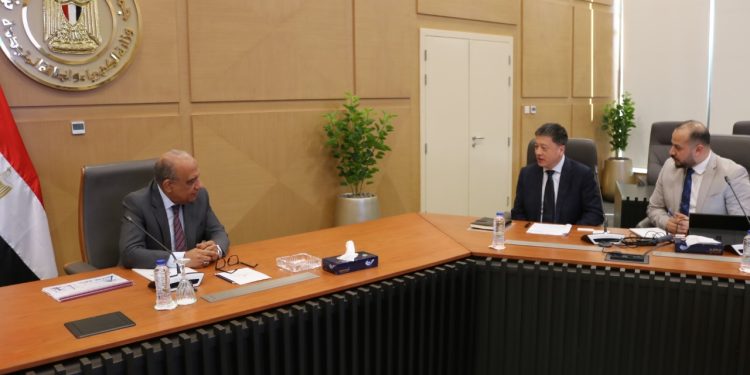 وزير الكهرباء يبحث مع شركة CEE الصينية أوجه التعاون في مجالات التصنيع المحلي وتكنولوجيا الضخ والتخزين وتطوير الشبكة الكهربائية