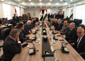 خلال زيارته للعراق .. وزير الصناعة يلتقي نظيره العراقي لبحث التعاون المشترك في مجال الصناعة