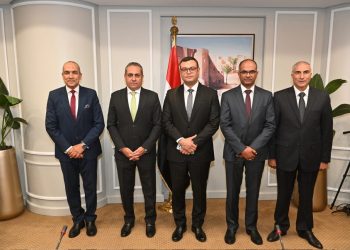 بين «هيئة المجتمعات» و«شركة العاصمة» .. وزير الإسكان ورئيس شركة «العاصمة» يشهدان توقيع عقد لضبط وحوكمة منظومة مياه الشرب والصرف الصحى بالعاصمة الإدارية الجديدة