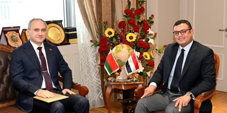وزير الإسكان يستقبل سفير بيلاروسيا بالقاهرة للتهنئة بتوليه حقيبة الإسكان.. وبحث مجالات التعاون بين البلدين
