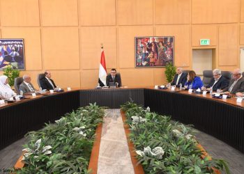 وزير الإسكان يتابع استعداد جميع الجهات والهيئات التابعة للوزارة للتحضير والمشاركة بالمنتدى الحضرى العالمى