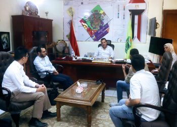 رئيس جهاز مدينة العاشر من رمضان يلتقي ممثلي شركة Otuska اليابانية لبحث سبل التعاون