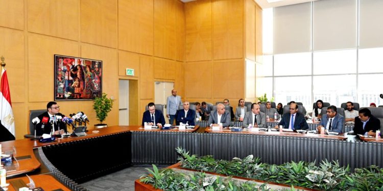 وزير الإسكان: خطة لطرح الوحدات السكنية بأنواعها بالمدن الجديدة.. والمزيد من الأراضى والوحدات بـ «بيت الوطن» نهاية العام الجاري