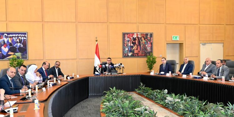 خلال مؤتمره الصحفي صباح اليوم .. وزير الإسكان يزف بشرى للمواطنين خلال شهرين طرح 70 ألف وحدة سكنية لمنخفضي ومتوسطي الدخل بالمبادرة الرئاسية سكن لكل المصريين