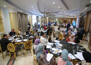 غرفة «الصناعات الغذائية» تناقش مع «كيوكاب» و«هيئة سلامة الغذاء» الاختبارات المعملية والمواد الملامسة للغذاء