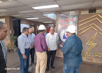 وزير الكهرباء فى زيارة مفاجئة لمحطة توليد كهرباء غرب القاهرة البخارية بمنطقة سقيل