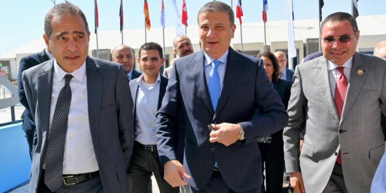 أبو المكارم خلال انطلاق فعاليات معرض صحارى : نستهدف معدل نمو لصادرات بالقطاع يصل إلي 20% خلال 2025