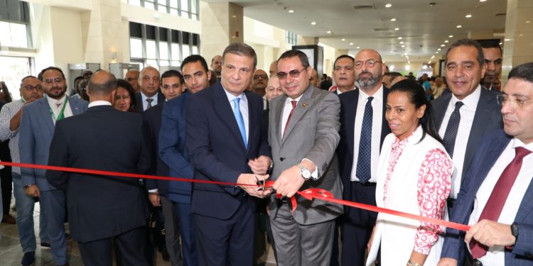 نيابة عن رئيس الوزراء.. «وزير الزراعة» يفتتح الدورة ال 36 لمعرض ومؤتمر صحارى الزراعي الدولي