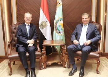 وزير الزراعة يبحث مع سفير بريطانيا في القاهرة في مجال البحث العلمي وتبادل السلع الزراعية ودعم منظومة الأمن الغذائي المستدام