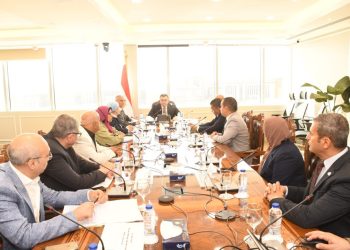 وزير الإسكان يتابع سير العمل بقطاع التنمية وتطوير المدن بهيئة المجتمعات العمرانية الجديدة