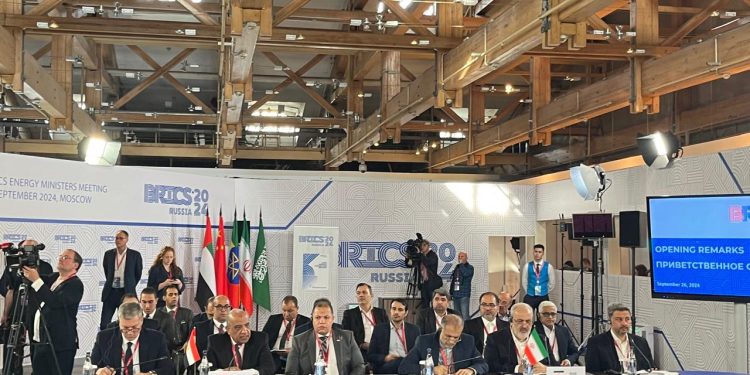 خلال مشاركته فى مؤتمر وزراء الطاقة لدول «البريكس» .. وزير الكهرباء الشراكة والتعاون وتبادل الخبرات والاستفادة من التكنولوجيا بين الدول الأعضاء ضمن أولويات عمل القطاع فى مصر