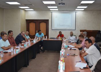 لدفع معدلات التنمية بالمدينة .. «رئيس جهاز السويس الجديدة» يلتقي مستثمري منطقة عتاقة للاستماع لطلباتهم ومقترحاتهم