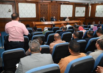 سحب الأراضي الصناعية من المستثمرين غير الملتزمين وطرحها بأسعار السوق الحالية