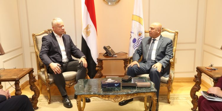 «وزير الصناعة» يبحث مع ممثلي شركة «بادما البولندية» خطة إنشاء مجمع صناعي لإنتاج الأثاث بمدينة العلمين الجديدة للتصدير لأسواق أوروبا وأمريكا