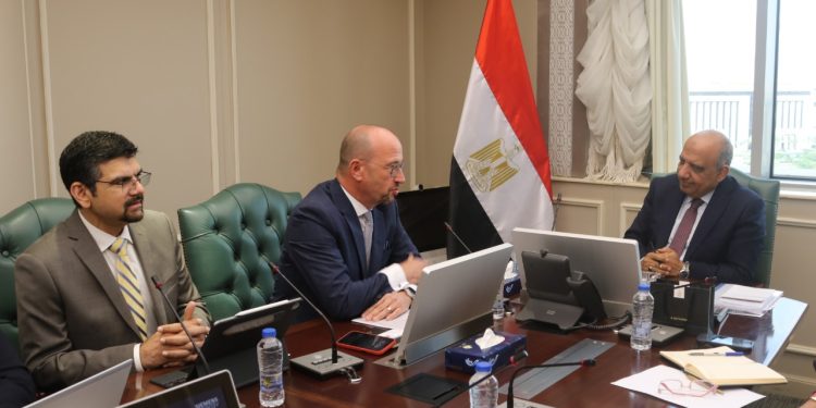 وزير الكهرباء يبحث مع «سيمنس انيرجى» سبل دعم التعاون والشراكة فى المجالات المختلفة وإمكانية تشغيل محطات التوليد الغازية لتقليل انبعاثات ثاني أكسيد الكربون