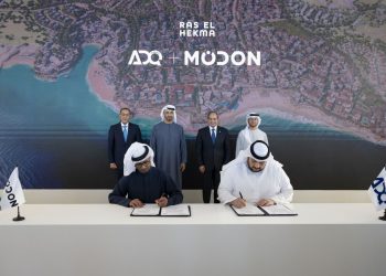 بحضور محمد بن زايد وعبد الفتاح السيسي القابضة (ADQ) تُعين «مُدن» مطوراً رئيسياً لمشروع «رأس الحكمة» في مصر