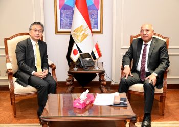 وزير الصناعة يستقبل سفير اليابان بالقاهرة ووفد شركة يازاكي للأنظمة الكهربائية لبحث الموقف الحالي لمصنع الشركة الجاري إقامته بالفيوم