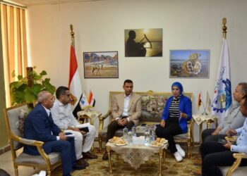 مسئولو «الإسكان» و«المناطق الحرة بالسويس» يناقشون تطوير المنطقة الحرة بالسويس الجديدة