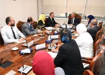 وزير الصناعة يبحث مع الممثل الإقليمي لمنظمة «اليونيدو» في مصر برامج المنظمة والموقف الحالي لمشروعاتها في السوق المصري