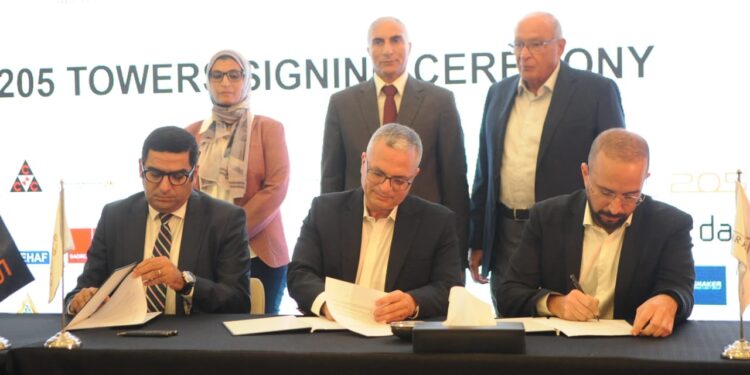 بحضور مسؤولى الهيئة و خلال جولة بقلب مشروع 205 بالشيخ زايد .. توقيع 3 اتفاقيات لتنفيذ أطول أبراج بغرب القاهرة بالشراكة بين هيئة المجتمعات وأركان بالم