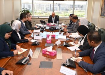 وزير الصناعة يبحث مع رئيس شركة تكنولوجيا الحديد خطة إنشاء مصنع لإنتاج الأبواب المصفحة والمعدنية المقاومة للحريق وكمالياتها بمصر