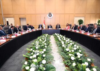 وزير الصناعة يترأس الاجتماع الثامن للمجموعة الوزارية للتنمية الصناعية