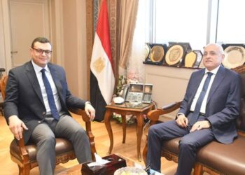 وزير الإسكان يستقبل محافظ الأقصر لمتابعة موقف مشروعات المبادرة الرئاسية «حياة كريمة» بالمحافظة