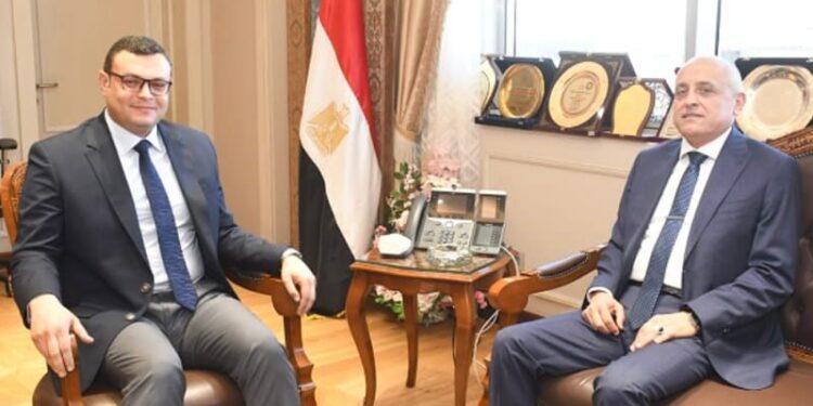 وزير الإسكان يستقبل محافظ الأقصر لمتابعة موقف مشروعات المبادرة الرئاسية «حياة كريمة» بالمحافظة