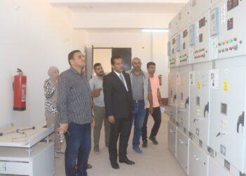 لدعم تطوير البنية التحتية في المنطقة الصناعية .. وزير الإسكان إطلاق التيار الكهربائي بـ5 موزعات جديدة تخدم 710 أفدنة بالمنطقة الصناعية بالعاشر من رمضان