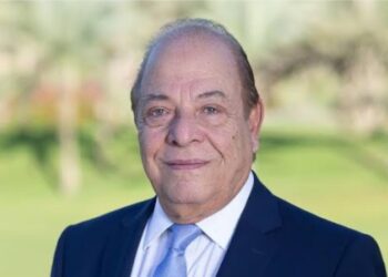 الدكتور سمير عارف يستعرض الفرص الاستثمارية للعملاء في أول سمارت كومباوند فيلات بالعاشر من رمضان