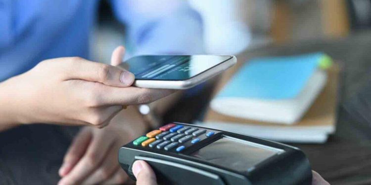 البنك المركزي: 555 مليار جنيه معاملات محافظ الهاتف المحمول خلال الربع الأول من 2024