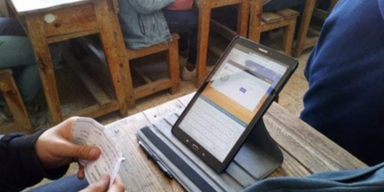 بـ 105 جنيه.. التعليم تحسم تسليم التابلت لطلاب الثانوية العامة | تفاصيل