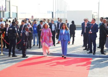 برعاية الرئيس السيسي ..انطلاق فعاليات المنتدى الحضري العالمي في القاهرة برفع علمَي مصر والأمم المتحدة