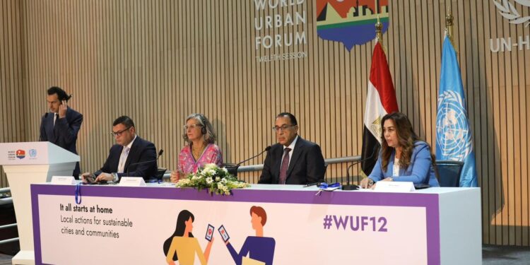 خلال كلمتها في المؤتمر الصحفى مع رئيس الوزراء .. زيرة التنمية المحلية المنتدي الحضرى العالمى فرصة لوضع حلول وسياسات فعالة لحل مشكلة تغير المناخ والتحديات التي تواجه المدن في مصر والعالم
