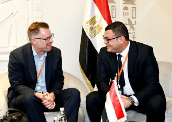 وزير الإسكان يلتقى بعثة البنك الدولي لمناقشة المؤشرات الخاصة بالمبادرة الرئاسية سكن لكل المصريين