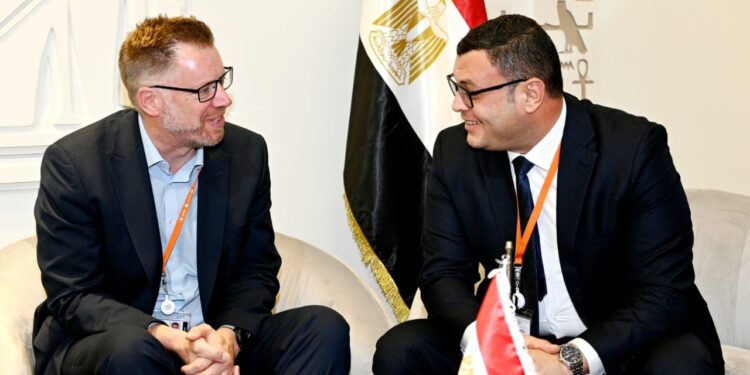 وزير الإسكان يلتقى بعثة البنك الدولي لمناقشة المؤشرات الخاصة بالمبادرة الرئاسية سكن لكل المصريين