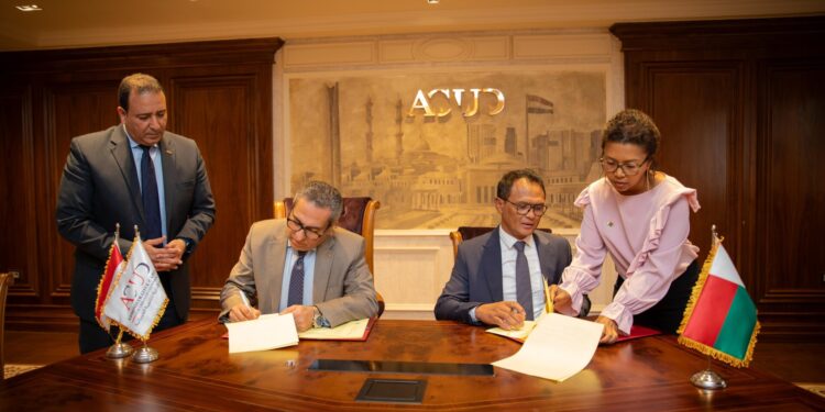 العاصمة الإدارية للتنمية العمرانية توقع مذكرة تفاهم مع جمهورية مدغشقر للتعاون في بناء عاصمتهم الإدارية الجديدة تاناماسواندرو