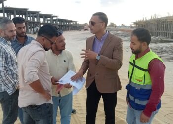 رئيس جهاز تنمية «القطاع الثالث» بالساحل الشمالي يتفقد المشروعات الخاصة بالقرى السياحية