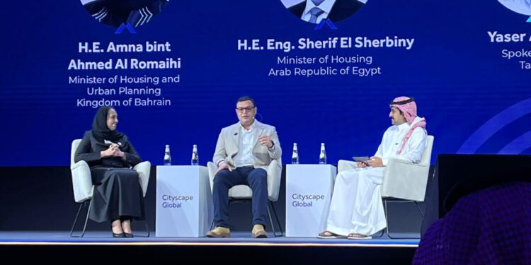 خلال جلسة حوارية على هامش معرض سيتى سكيب بالرياض .. وزير الإسكان يشرح التجربة العمرانية المصرية.. ويعرض الفرص الاستثمارية المتاحة بمختلف أنواعها بالمدن الجديدة