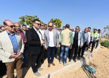عقب جولته بمشروع تطوير وإحياء حديقة الأزبكية: وزير الإسكان يتفقد الموقف التنفيذى لمشروع «حديقة تلال الفسطاط» فى موقع مركزى بقلب القاهرة التاريخية