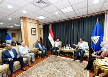 فى مستهل زيارته للمحافظة: وزير الإسكان ومحافظ دمياط يتابعان موقف خدمات مياه الشرب والصرف الصحى والمشروعات الجارية بالمحافظة