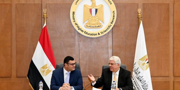 وزيرا الإسكان والتعليم العالي يستعرضان موقف تنفيذ وتشغيل جامعتي العلمين الدولية والمنصورة الجديدة ويبحثان التعاون المشترك