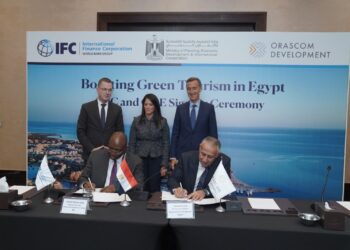 شراكة بين مؤسسة «التمويل الدولية» و«أوراسكوم للتنمية» دعماً للسياحة الخضراء في مصر