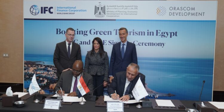 شراكة بين مؤسسة «التمويل الدولية» و«أوراسكوم للتنمية» دعماً للسياحة الخضراء في مصر
