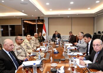 وزير الإسكان يترأس اجتماع اللجنة العليا للتعويضات المشكلة بقرار رئيس مجلس الوزراء