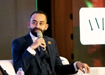 خلال مشاركته بمؤتمر صناع القرار الرئيس التنفيذى لشركة SAK .. تثبيت سعر الفائدة 15% على اقساط الأراضي يعكس جدية الحكومة فى مساندة القطاع الخاص