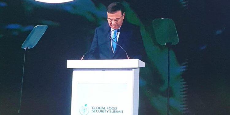وزير الزراعة يتحدث أمام الجلسة الافتتاحية بالقمة العالمية للأمن الغذائي في أبوظبي