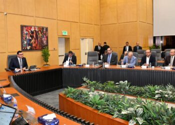 وزير الإسكان يتابع مع الشركات العاملة بمشروعات “العلمين الجديدة” الموقف التنفيذى.. ودفع معدلات الإنجاز