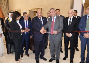 بمشاركة وزراء الكهرباء العرب .. الدكتور محمود عصمت يفتتح معرض الصناعة المصرية للمهمات الكهربائية