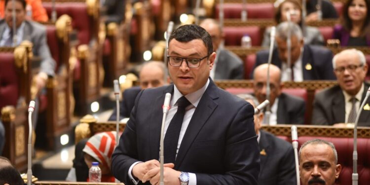 وزير الإسكان يشارك في الجلسة العامة لمجلس الشيوخ لمناقشة مشروع قانون بعض قواعد وإجراءات التصرف فى أموال الدولة الخاصة